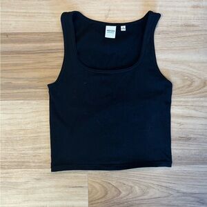 Aritzia Classic Black Cropped Tank Top
